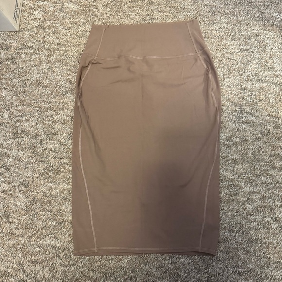 lululemon athletica Dresses & Skirts - Lululemon Nulu high rise midi skirt in taupetastic